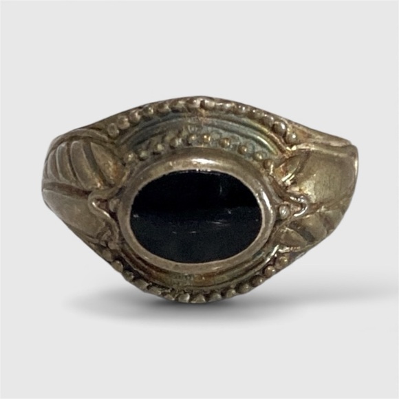 Vintage Onyx Ring Bold Sterling Silver Art Deco Feather Leaves Detail Antique